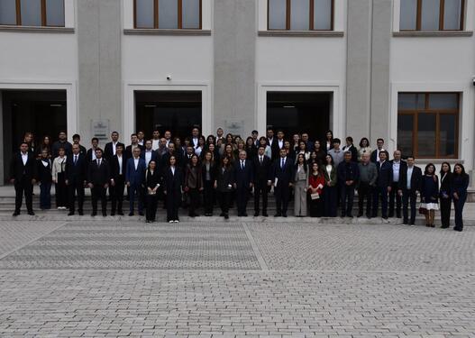Əlaqələndirmə Qərargahının İdarələrarası Mərkəzinin nəzdindəki İşçi Qrupu Qarabağ Universitetində inflüenserlərlə görüşüb