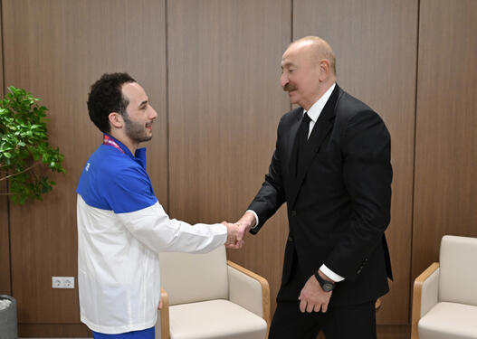 İlham Əliyev dünya çempionu Əhməd Yusifovla səmimi söhbət edib