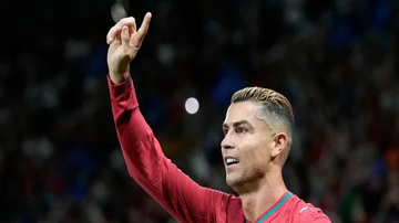 Ronaldo millidən uzaqlaşdırılıb