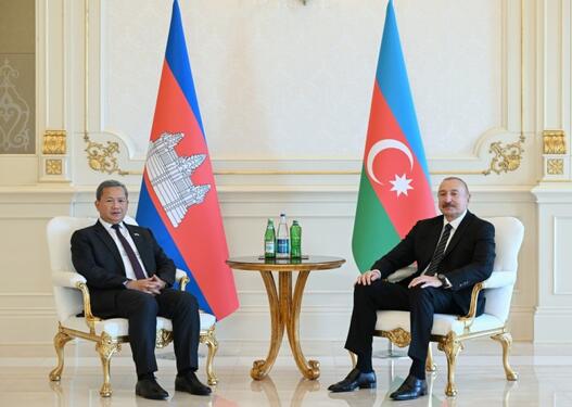 Prezident İlham Əliyevin Kamboca Baş naziri ilə məhdud tərkibdə görüşü olub