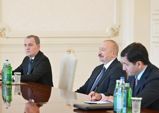 Prezident İlham Əliyev Şri-Lankanın xarici işlər, xarici məşğulluq və turizm nazirini qəbul edib