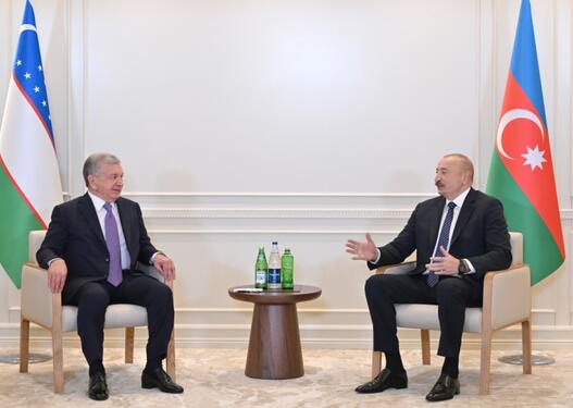 İlham Əliyev Özbəkistan Prezidenti ilə görüşüb